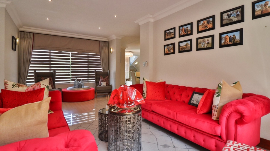 6 Bedroom Property for Sale in Birdwood Estate North West